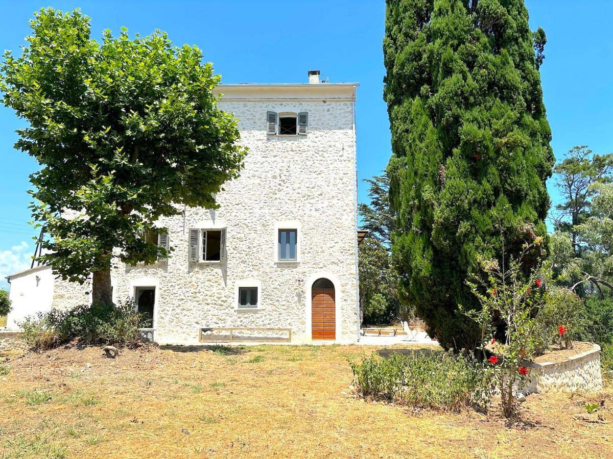 Appartement entier, Three-Bedroom Apartment with Sea View in Aléria, Arrondissement de Corte