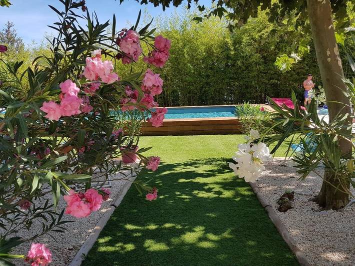 Maison d’hôte pour 2 personnes, avec piscine ainsi que vue et jardin