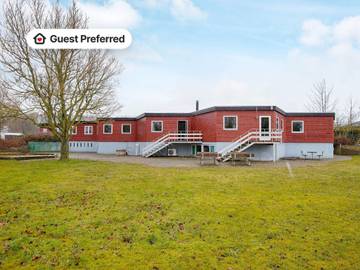 Ferienhaus für 30 Personen, mit Terrasse und Garten sowie Sauna, mit Haustier in Nordborg