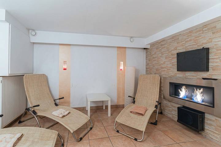 Ganze Wohnung, Lavrič Attic Apartment 4 at Lake Bloke in Innerkrain-Karst