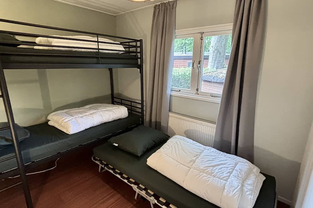 Beleef een onvergetelijke vakantie in onze gezellige Cozy Lodges, perfect voor 4 tot 5 personen! Deze vrijstaande accommodaties van ± 60m² bieden volop ruimte en comfort, gelegen op een prachtig perceel midden in de Veluwse natuur. in Harderwijk, Veluwe