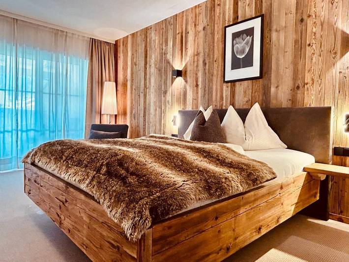 Ferienwohnung für 3 Personen, mit Balkon und Terrasse sowie Garten und Sauna in Bichlbach