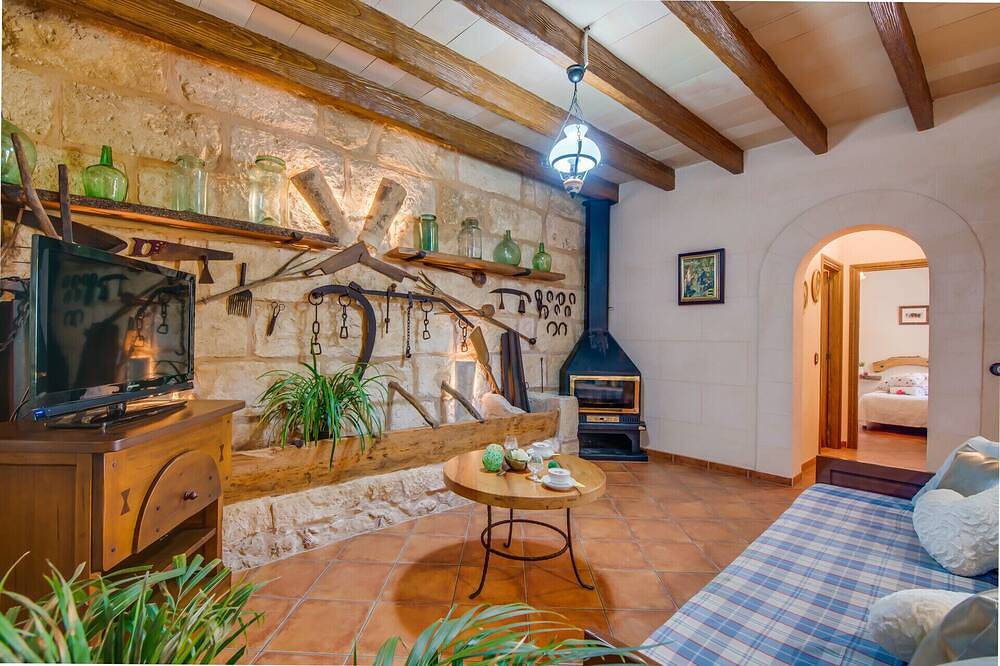 Rustic house Cal Tio with pool in Mallorca in Sa Pobla, North Majorca
