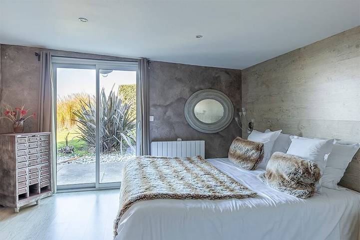 Gîte pour 6 personnes, avec piscine ainsi que jardin et terrasse à Villerville - 4