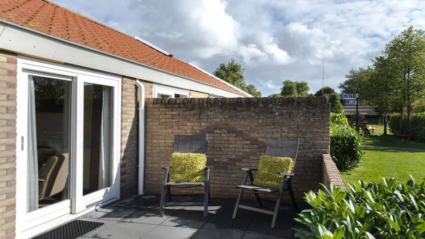 Vakantiehuis voor 4 personen, met tuin en terras in Nes