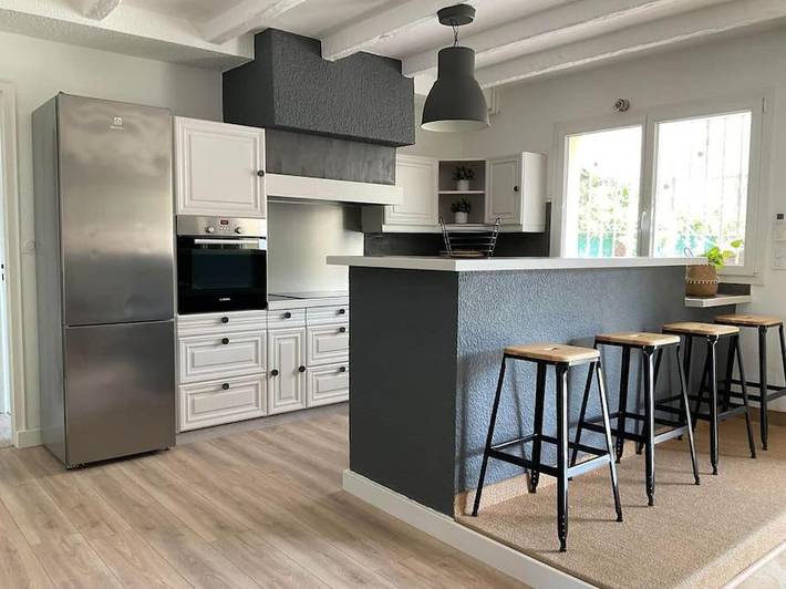 Location de vacances pour 10 personnes, avec terrasse et jardin à Théza - 4
