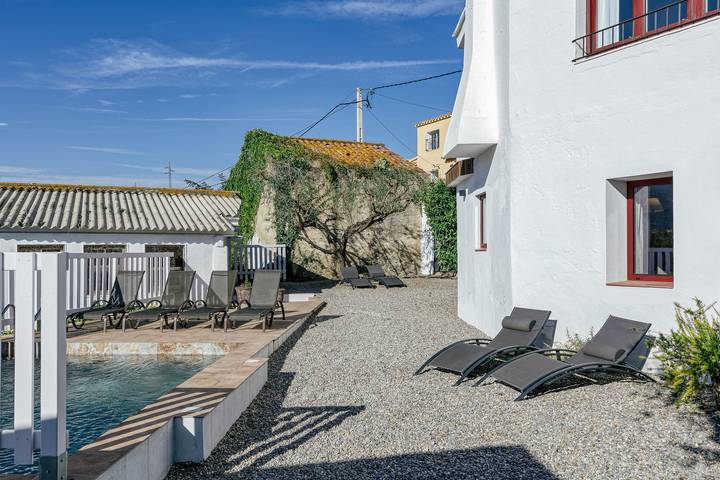 Ferienhaus für 4 Personen, mit Balkon und Garten in Llanca