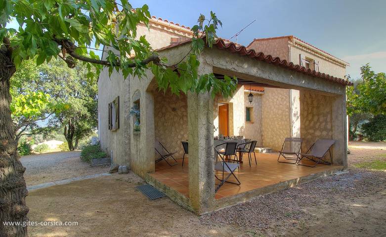 Gîte pour 4 personnes, avec Terrasse ainsi que Jardin et Vue