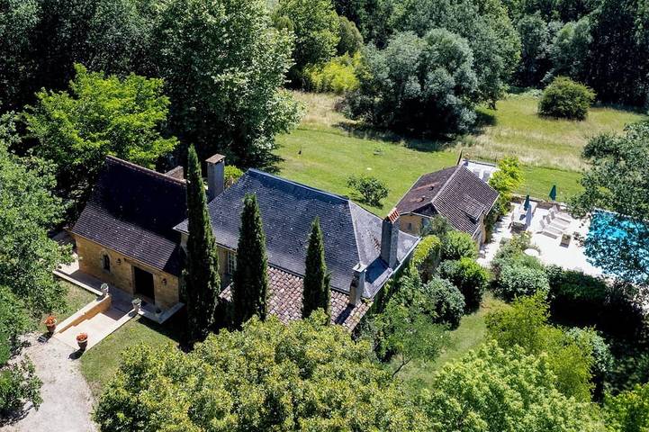 Location de vacances pour 12 personnes, avec jardin à Auriac-du-Périgord