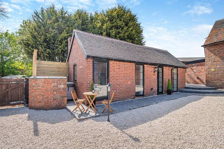 Cottage for 2 people, with hot tub and garden - 1