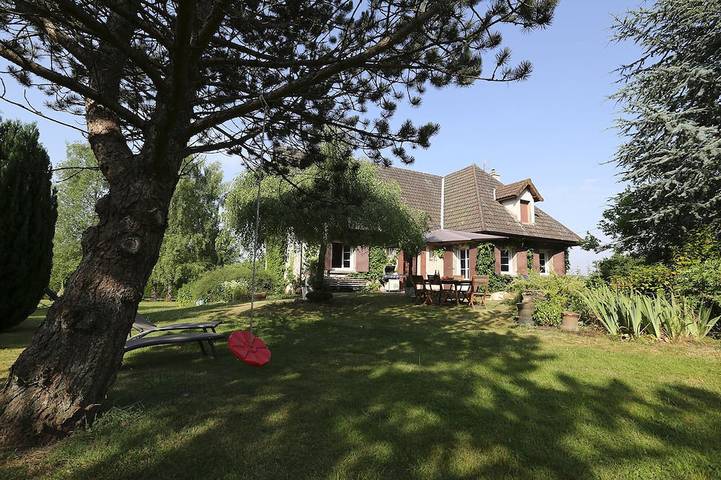 Location de vacances pour 16 personnes, avec Terrasse et Jardin à Autun