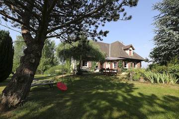 Location de vacances pour 16 personnes, avec jardin à Autun