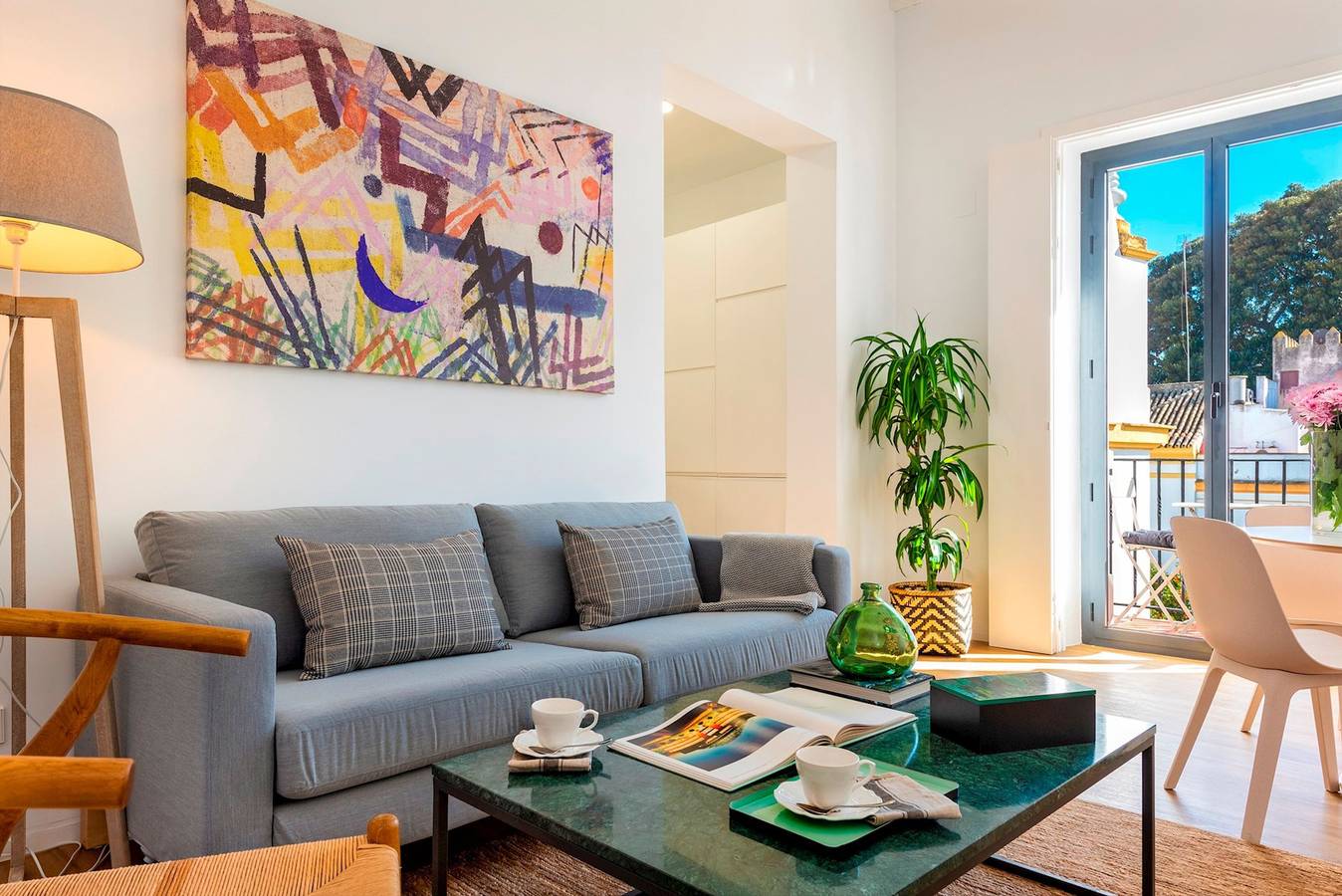 Apartamento entero, Beautiful 2 Bd Apart with view to Plaza Santa Cruz. Santa Teresa V in Casco Antiguo, Sevilla