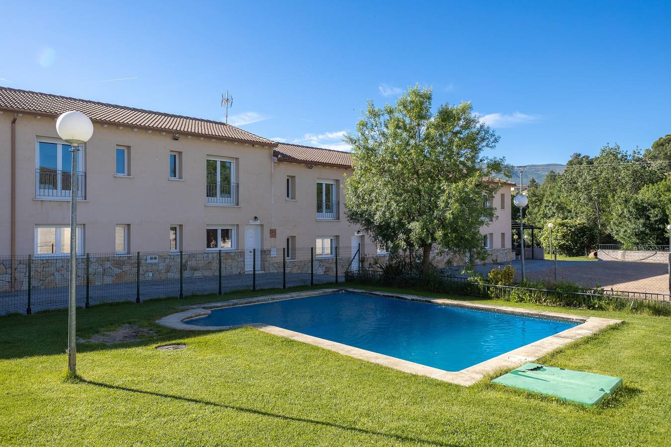 Complexe de vacances « Les Gorges de Gredos » avec piscine et vue sur la montagne in Burgohondo, Valle del Alberche