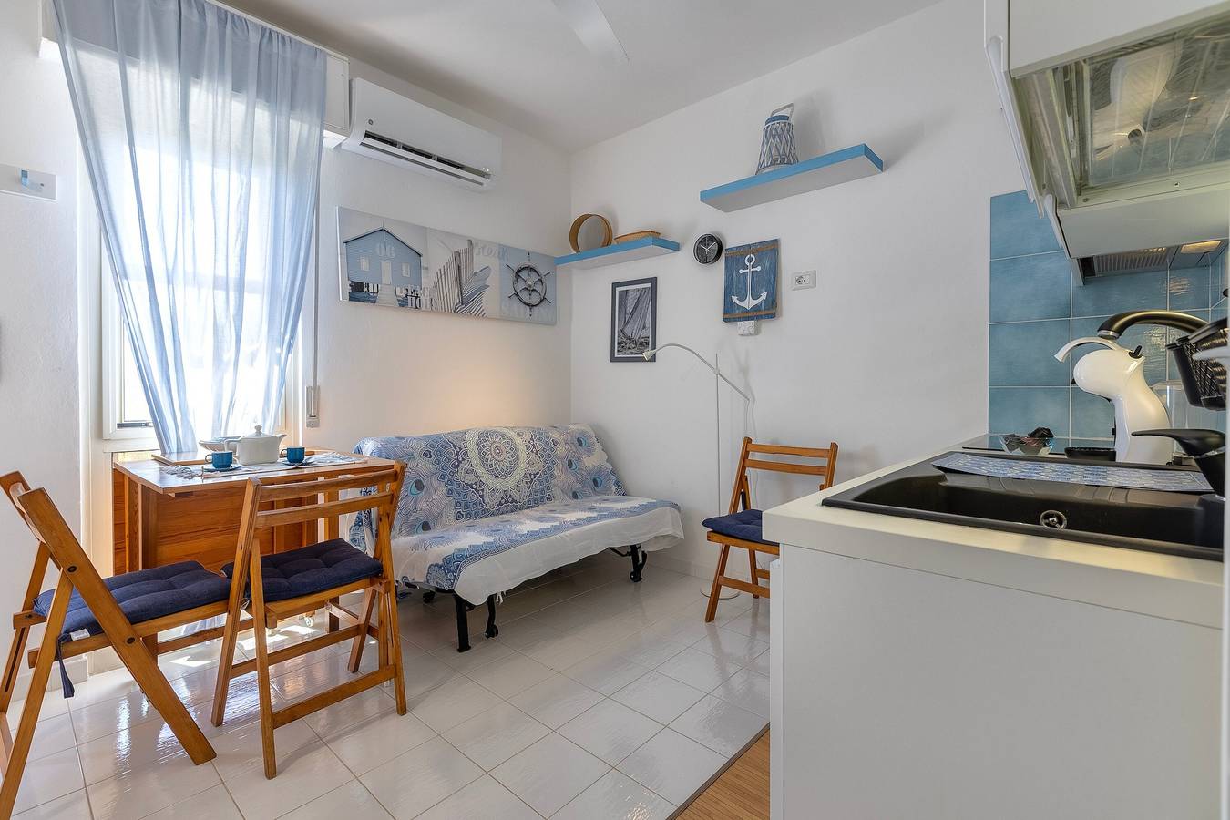 Appartamento intero, Appartamento 'Casa 20' con terrazza privata, Wi-Fi e aria condizionata in Stintino, Nurra