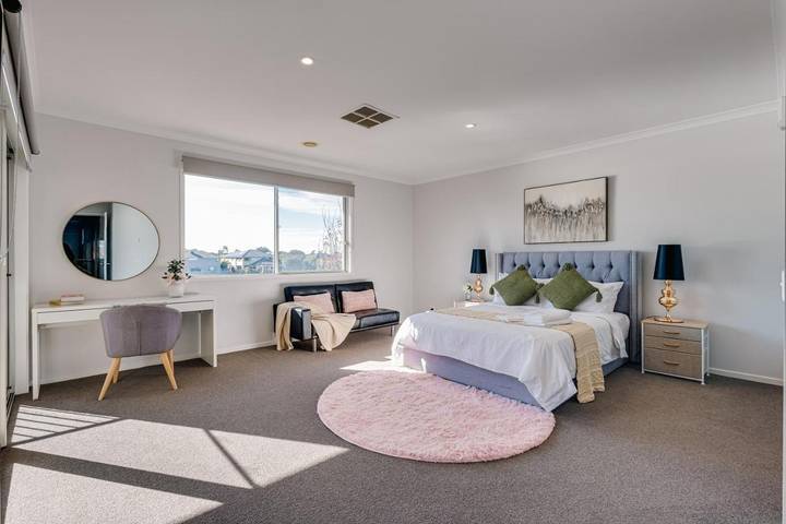 Villa pour 16 personnes, avec vue sur le lac ainsi que jardin et vue dans Victoria - 2