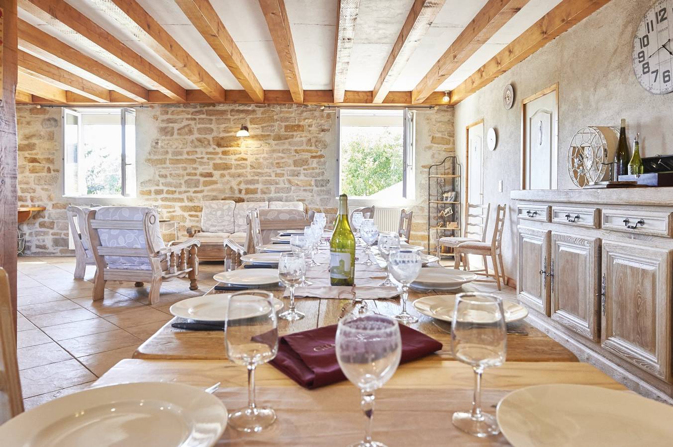 Gite des Flâneurs - Grande maison 10-15 pers - terrasse couverte in Villette-lès-Arbois, Jura