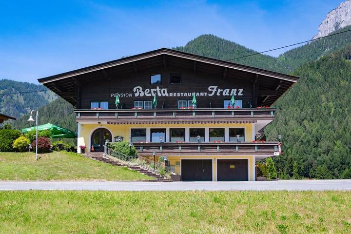 BnB für 2 Personen, mit Terrasse und Garten in Waidring