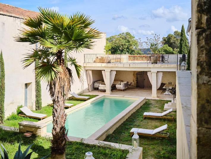 Location de vacances pour 10 personnes, avec jardin ainsi que piscine et vue à Aigremont