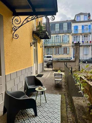 Gîte pour 4 personnes, avec terrasse et jardin dans Casino De Bagneres De Bigorre