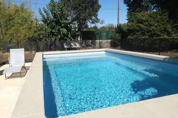 Gîte pour 4 personnes, avec jardin et piscine à Saint-Hilaire-de-Brethmas