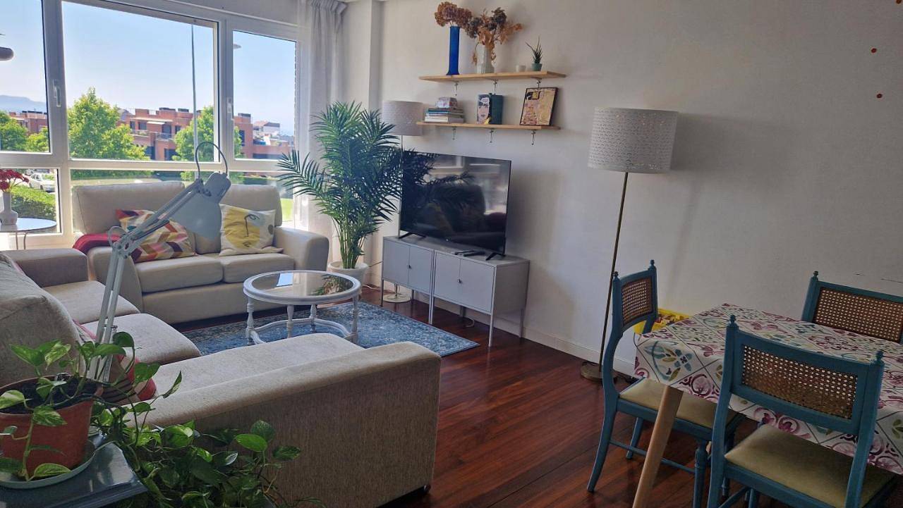 Apartamento entero, Piso Alegría, tranquilo, luminoso y pensado para ti in Santander, Costa de Cantabria
