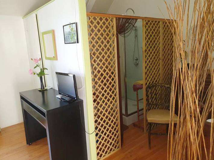 Location de vacances pour 2 personnes, avec vue ainsi que jardin et terrasse à Crézancy-en-Sancerre - 2