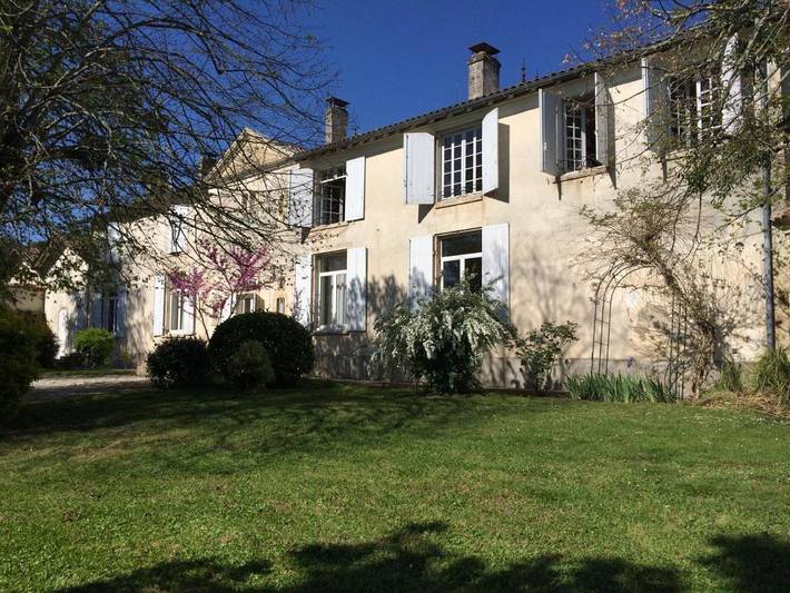 Location de vacances pour 9 personnes, avec jardin et vue dans Sainte-Croix-du-Mont