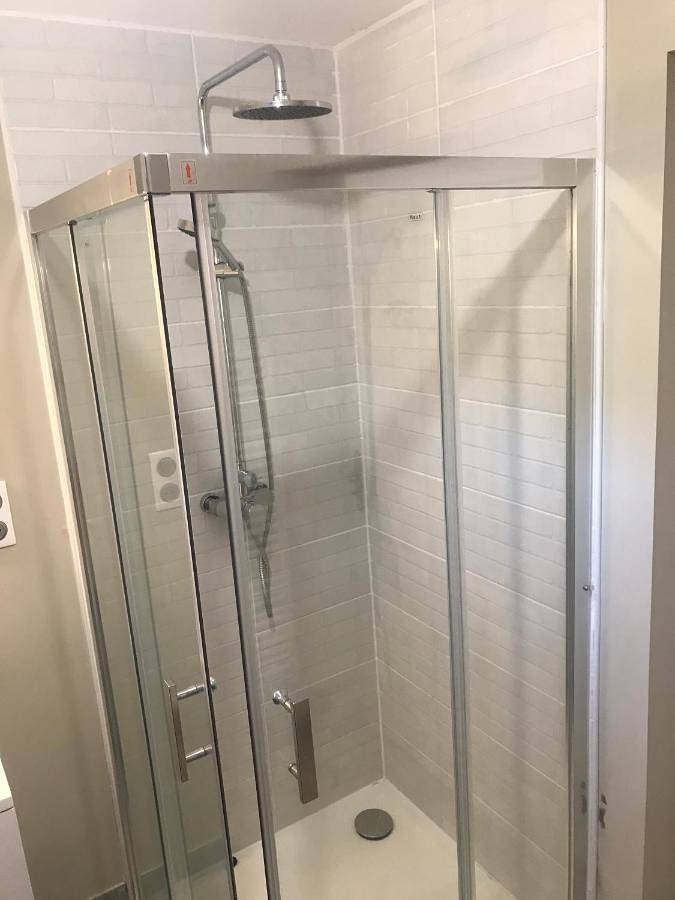 Gîte pour 2 personnes, avec terrasse ainsi que jardin et vue à Coufouleux - 4