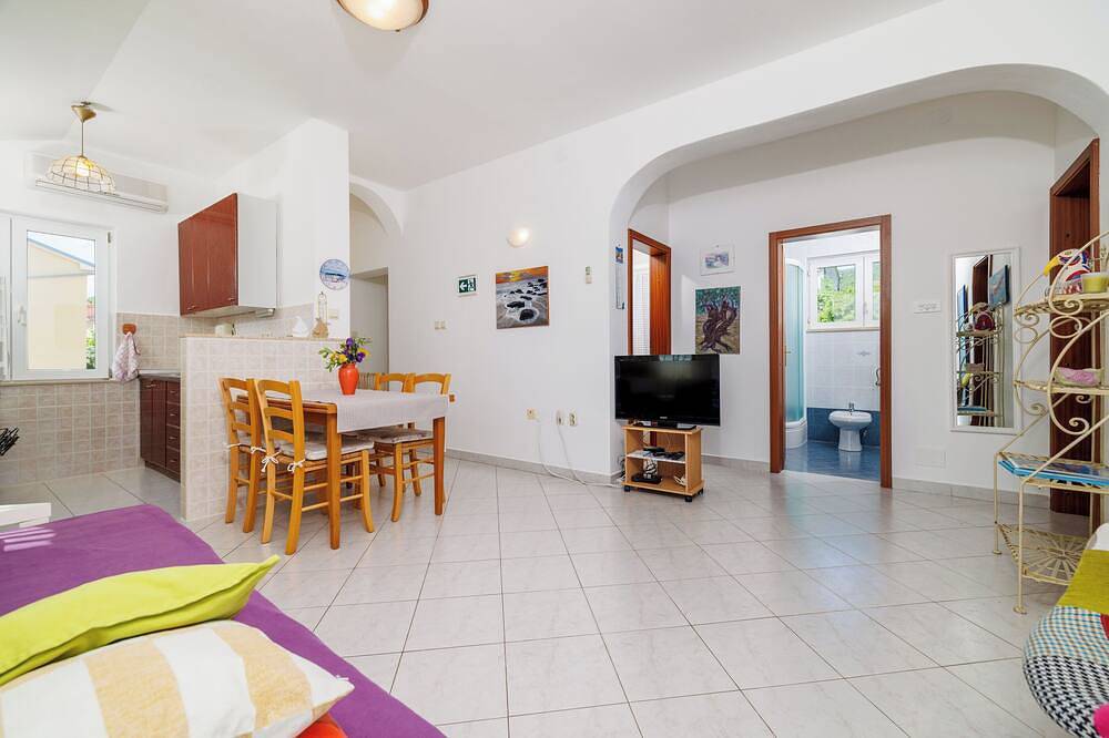 Ganze Wohnung, Ferienwohnungen Villa Mala - Povile in Povile, Primorje-Gorski Kotar