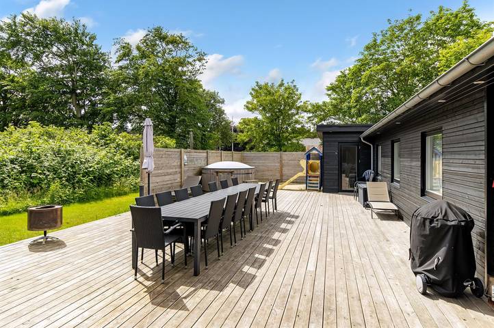 Ferienhaus für 14 Personen, mit Whirlpool und Terrasse sowie Garten und Sauna auf Rømø
