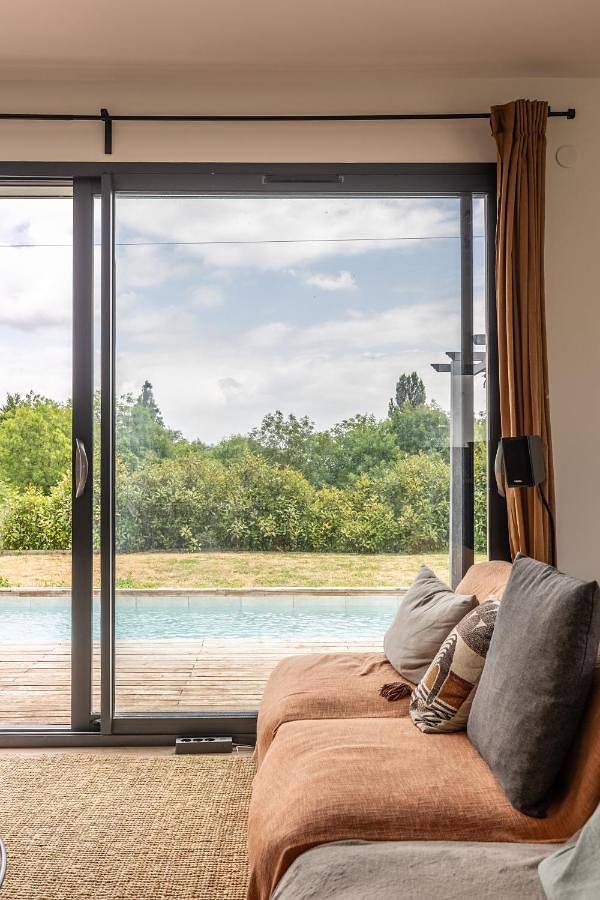 Gîte pour 8 personnes, avec jardin et piscine ainsi que vue et terrasse à Ceyrat - 4