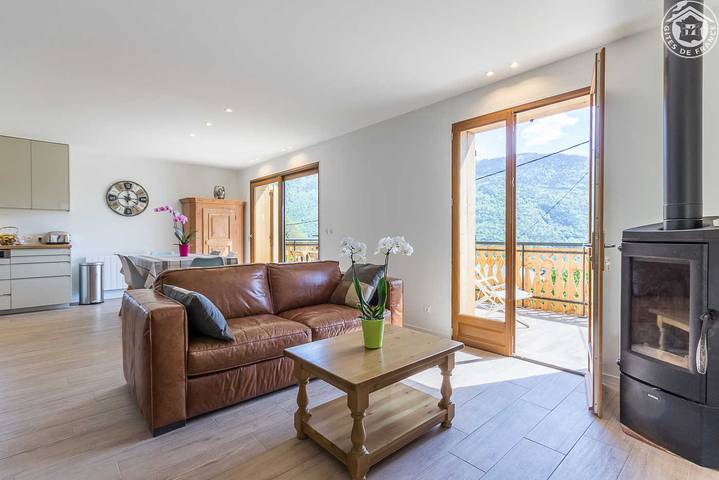 Gîte pour 6 personnes, avec terrasse et balcon/terrasse à La Léchère - 2