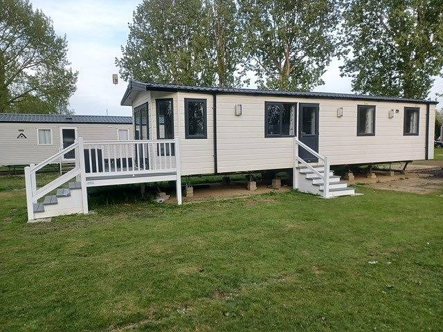 Gîte pour 6 personnes, avec balcon, adapté aux familles à Northampton