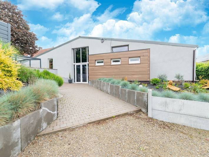 Location de vacances pour 8 personnes, avec Terrasse et Jardin ainsi que Piscine et Sauna à Ohey
