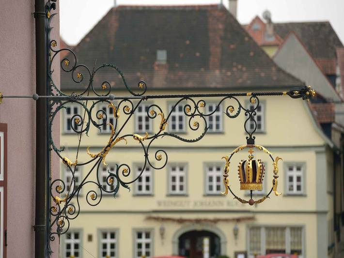 Hotel - Gasthof Goldene Krone - Doppelzimmer mit Wc und Dusche in Iphofen, Fränkisches Weinland