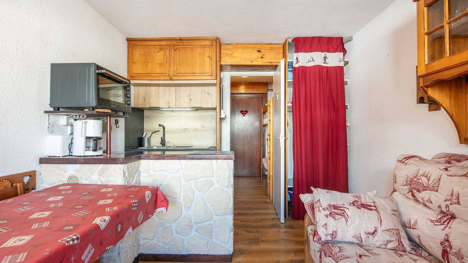 Entire studio, Le Vernon N°1019 in Chamrousse, Écrins National Park