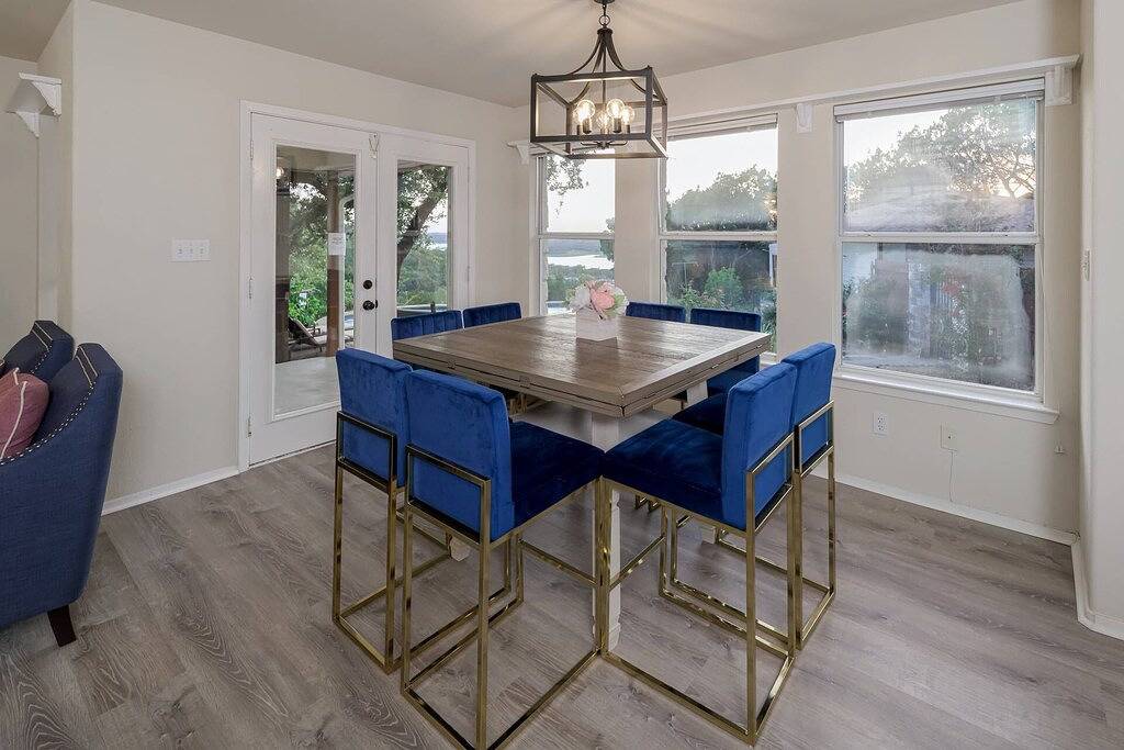 Secluded Retreat w/Private Pool, Epic Views, Room for the whole family! in Lago Vista, Lake Travis