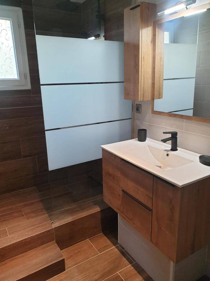 Location de vacances pour 4 personnes, avec jardin ainsi que piscine et vue à Carsan - 3