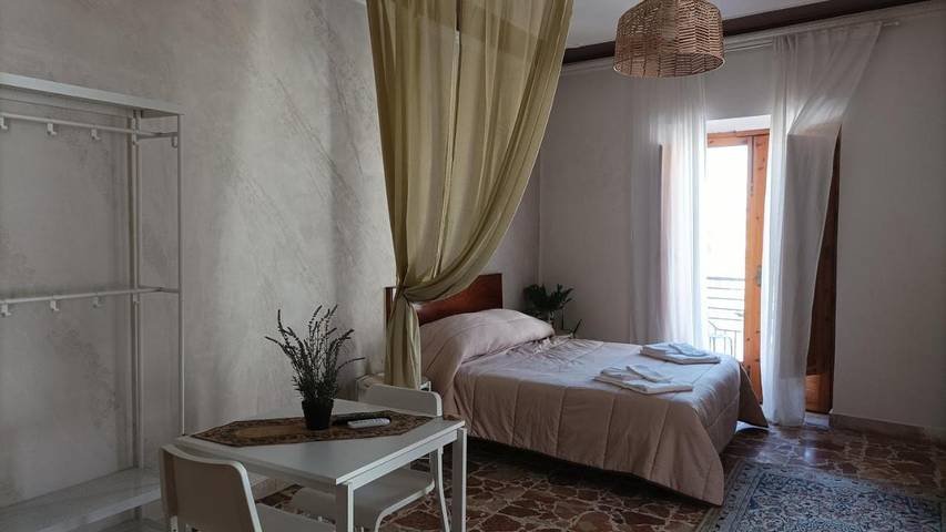 Chambre d’hôte pour 3 personnes, avec balcon et vue