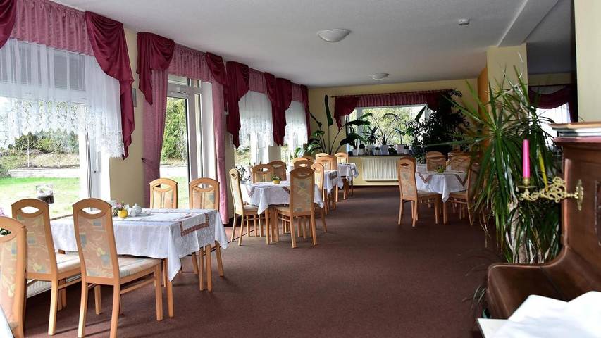 Ferienwohnung, mit Terrasse und Garten sowie Ausblick in Ottendorf-Okrilla - 4