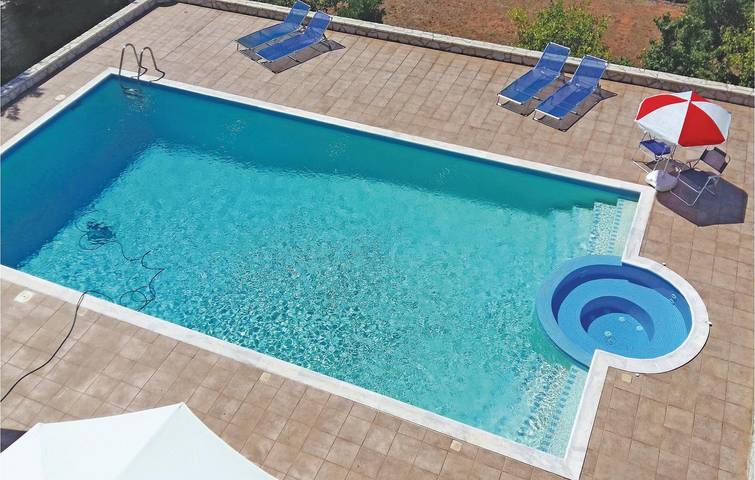 Appartement am Pool mit Terrasse und AC, 400m zur Küste in Theologos, Fthiotida
