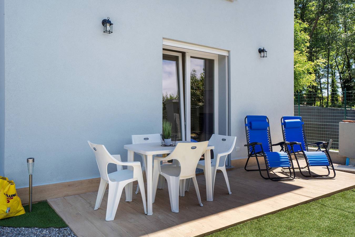 Ferienhaus 'Villa Lilia Appartamento Verde' mit Gemeinschaftsgarten und Wlan in Arona (Lago Maggiore), Arona Gemeinde