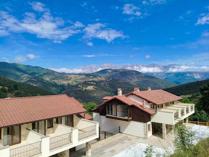 Casa rural para 2 personas, con Terraza además de Jardín y Vistas en Vega de Liébana