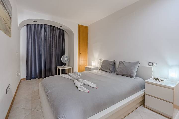 Appartement entier, Appartement duplex spacieux avec piscines et bar-restaurant in Playa Paraíso, Adeje