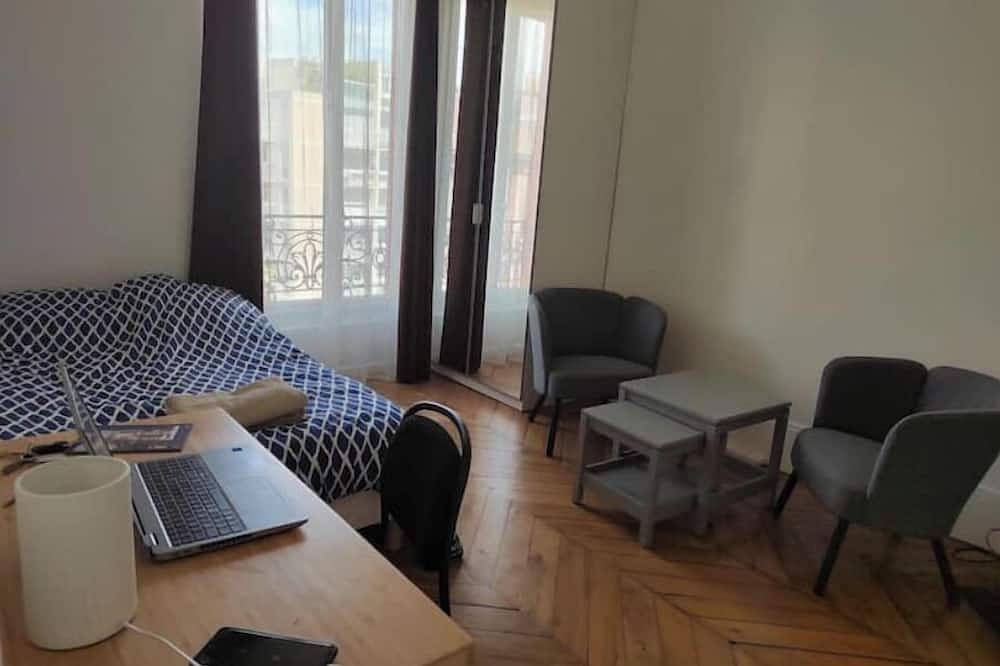 Ganze Wohnung, Self-contained studio 15 minutes from central Paris in Le Kremlin-Bicêtre, Val-de-Marne