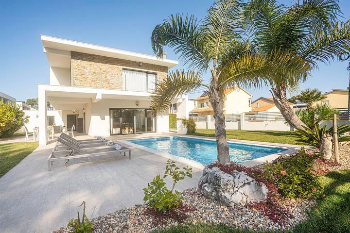 Villa para 8 pessoas, com varanda em Aroeira