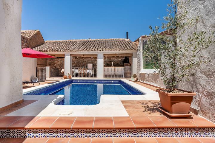 Casa de férias "Casa Juan y Loli" com vista montanha, piscina privada e Wi-Fi in Nigüelas, Granada Província