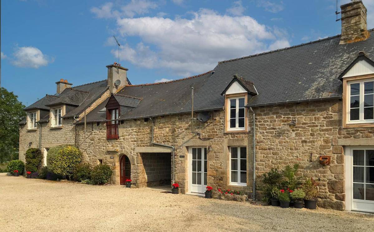 Two-Bedroom House in Jugon-les-Lacs, Région de Dinan