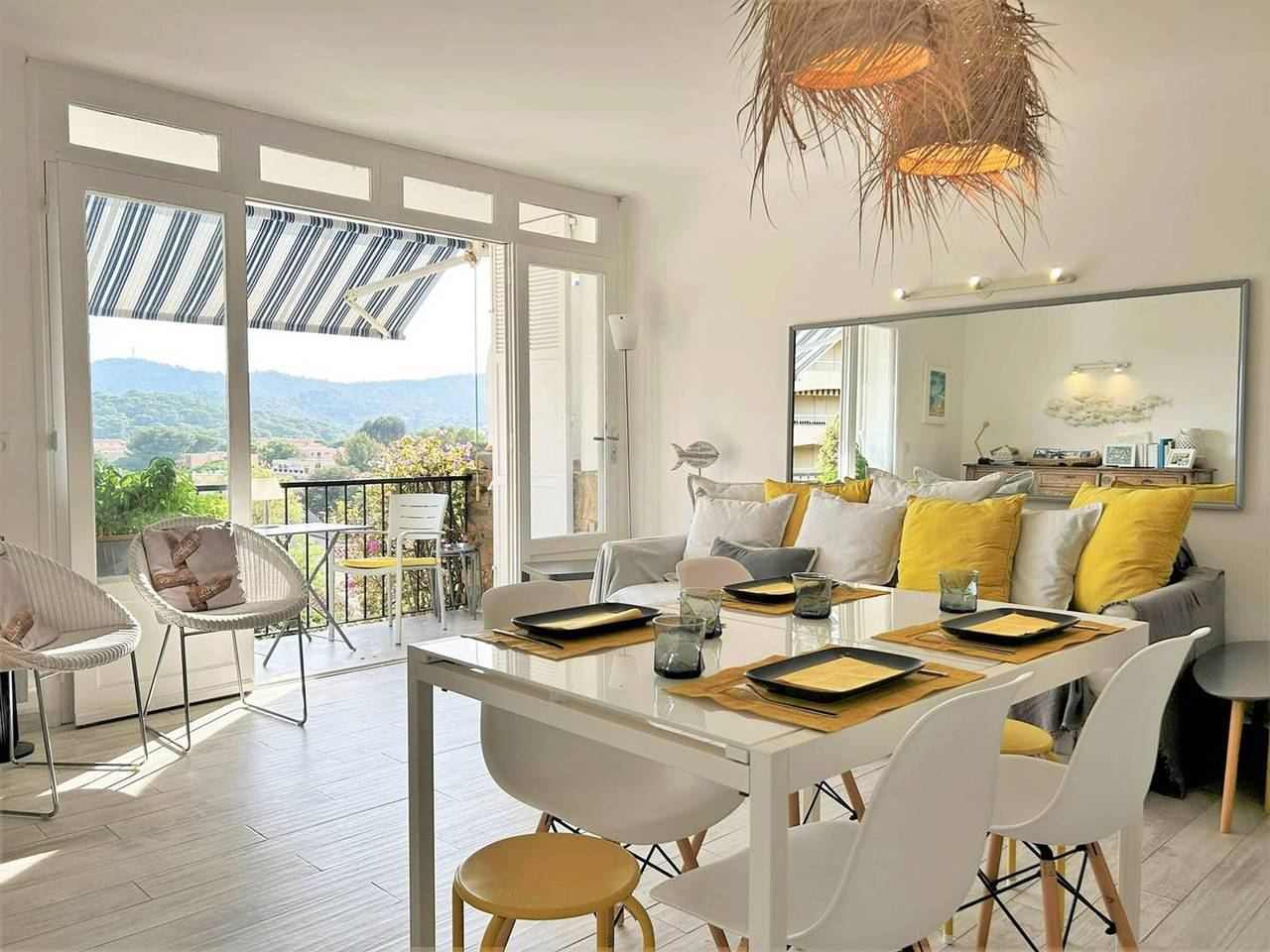 Appartement entier, Appartement lumineux avec terrasse, 500m de la plage, Bormes-les-Mimosas in Bormes-les-Mimosas, Parc national de Port-Cros